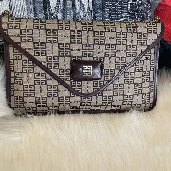 Givenchy clucth - Picture 2 of 3